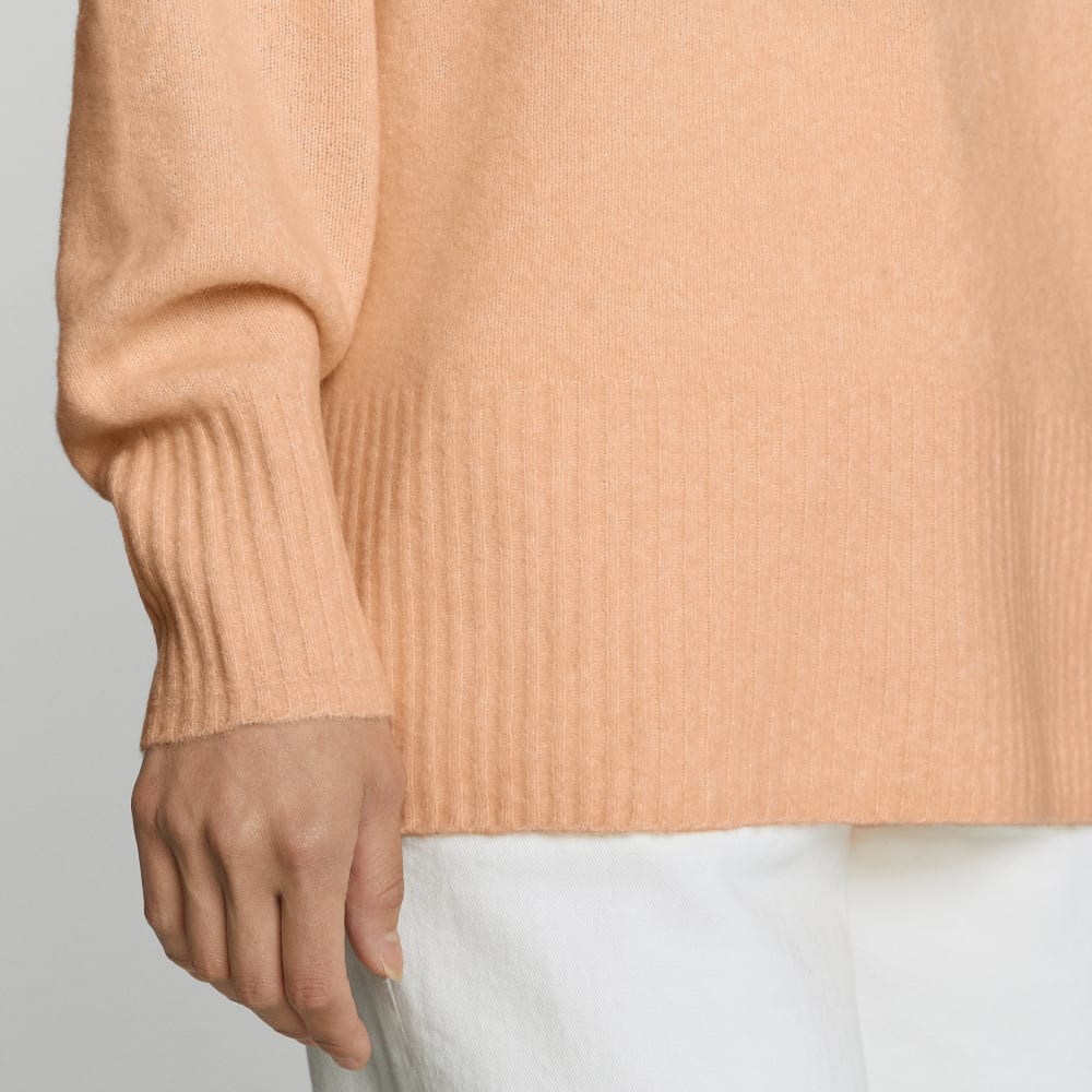 womens-bouncy-wool-sweater-apricot