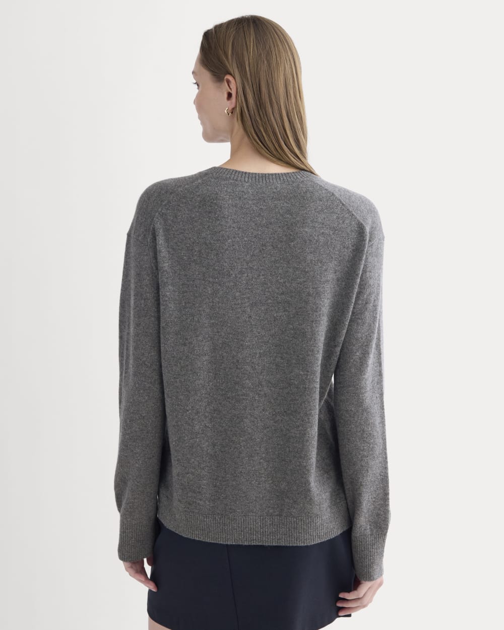 womens-cashmere-relaxed-v-neck-classic-heather-charcoal