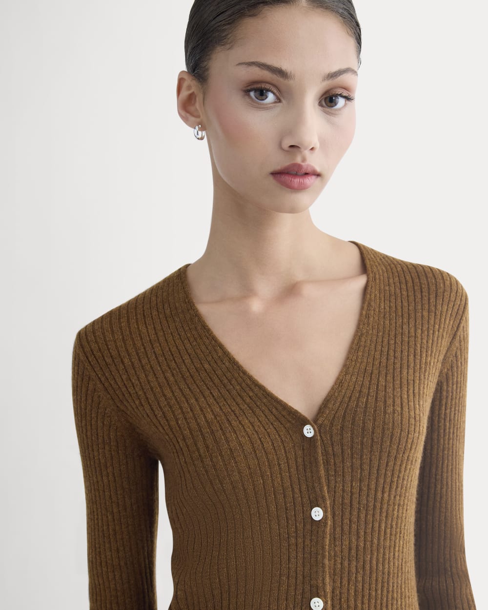 womens-cashmere-ribbed-v-neck-cardigan-heathered-toffee