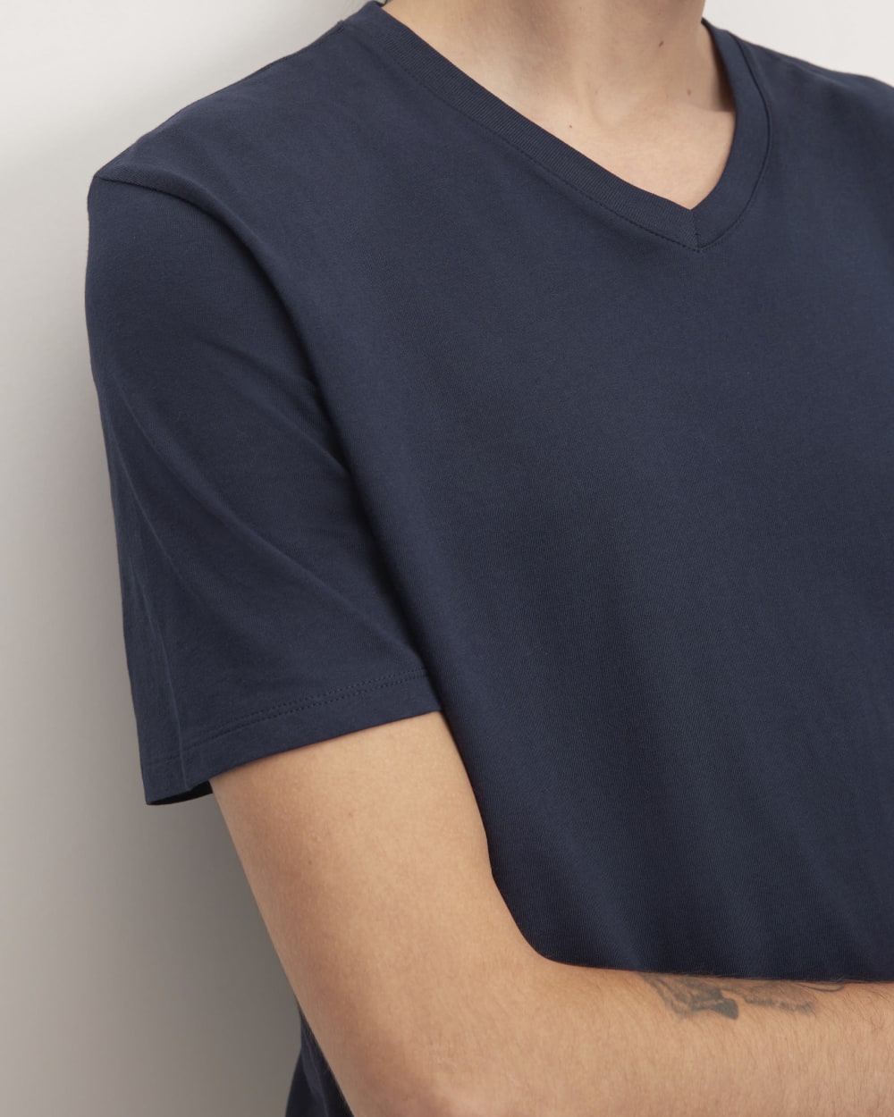 mens-organic-cotton-v-neck-tee-navy