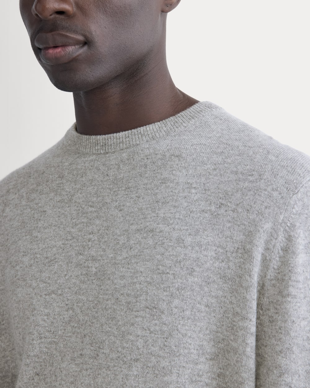 mens-cashmere-crew-light-heather-grey