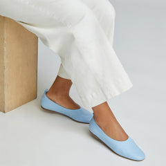 womens-day-glove-clear-sky-blue | alt