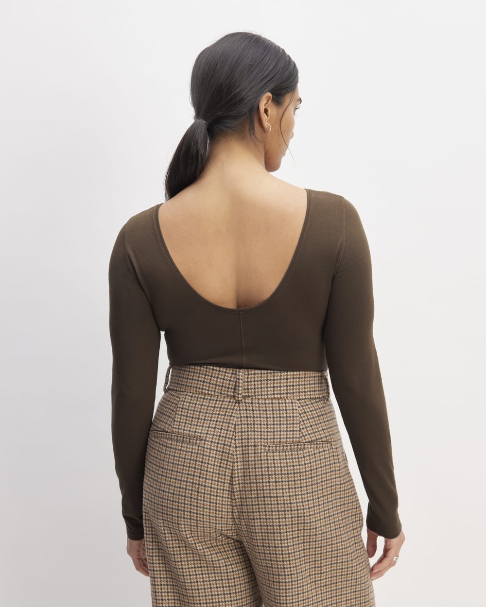 womens-supima-form-scoop-back-tee-cocoa