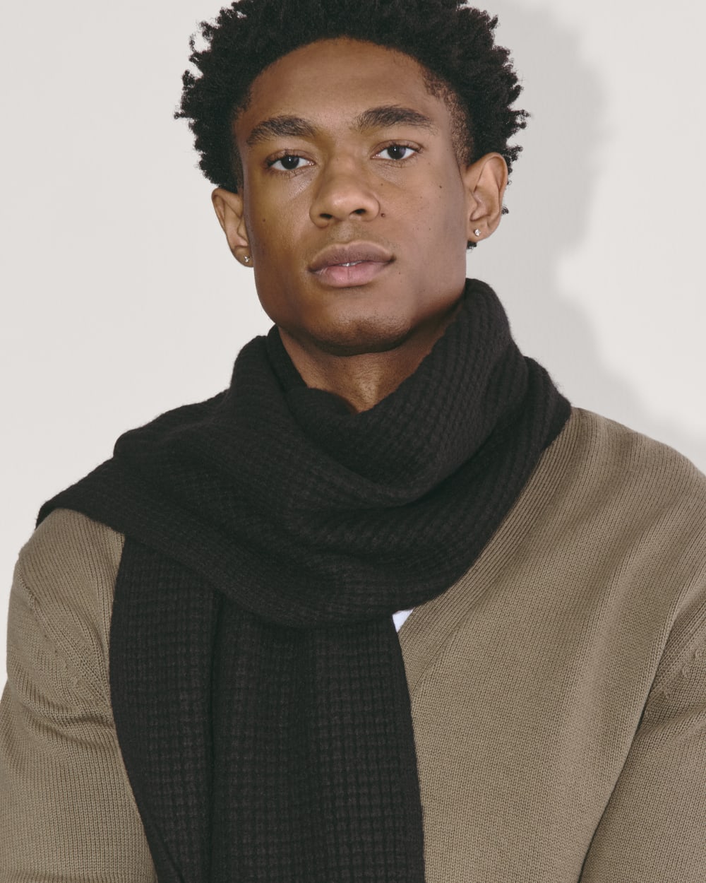 mens-wool-waffle-scarf-black | alt
