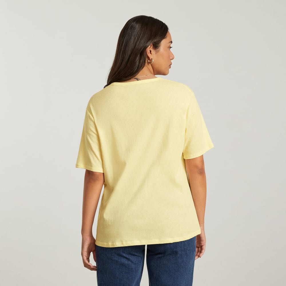 womens-air-oversized-crew-tee-pastel-yellow