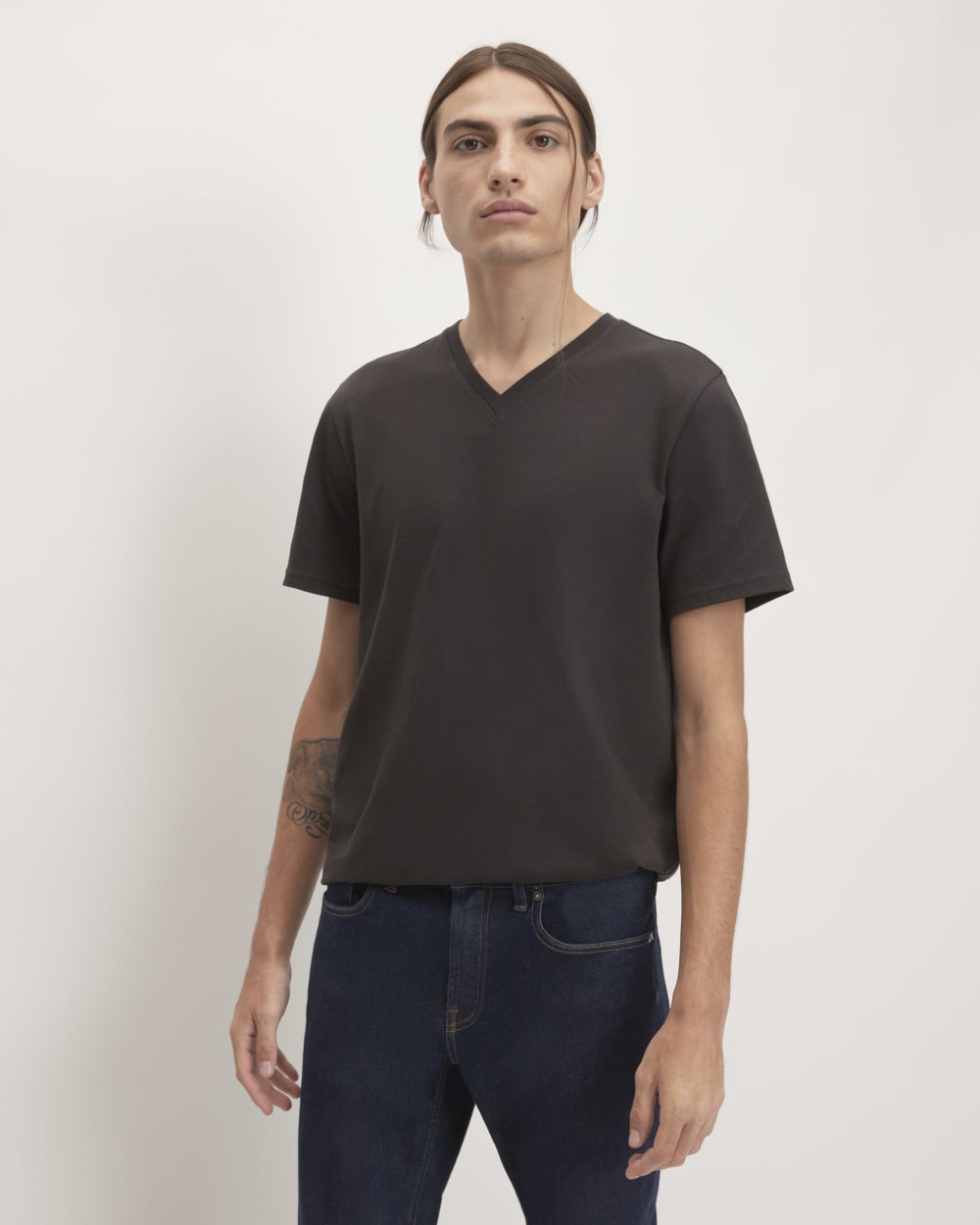 mens-organic-cotton-v-neck-tee-black | primary