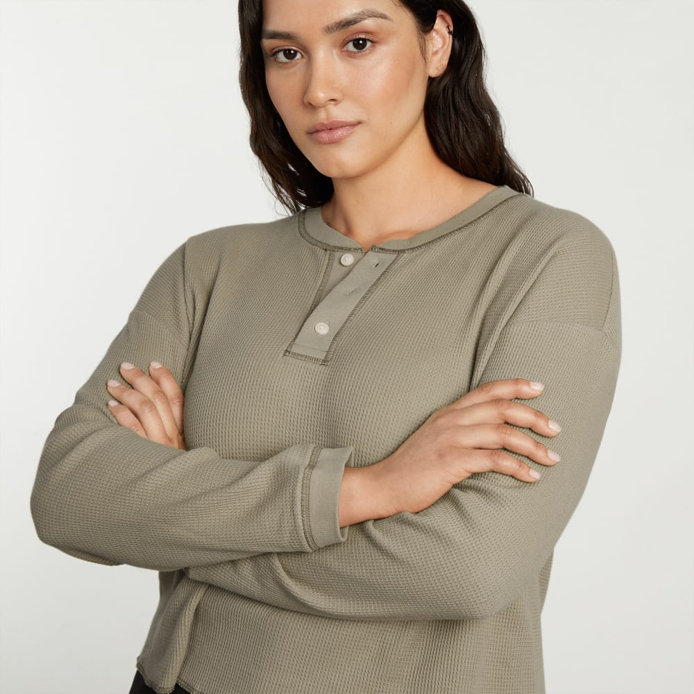 womens-organic-ctn-waffle-henley-field-green | alt