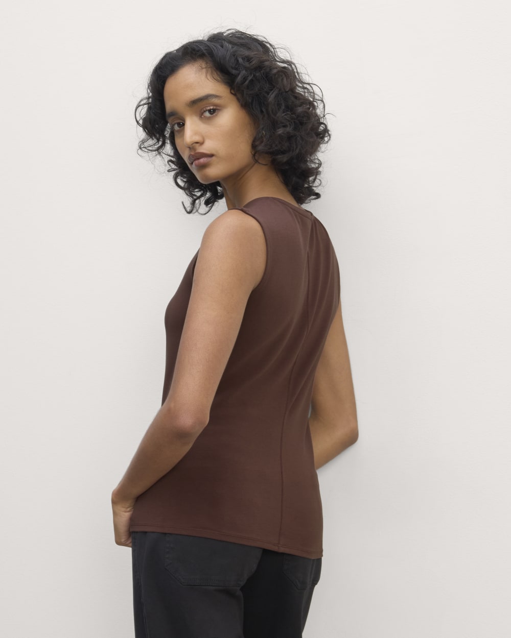 womens-form-crewneck-tank-dark-mahagony