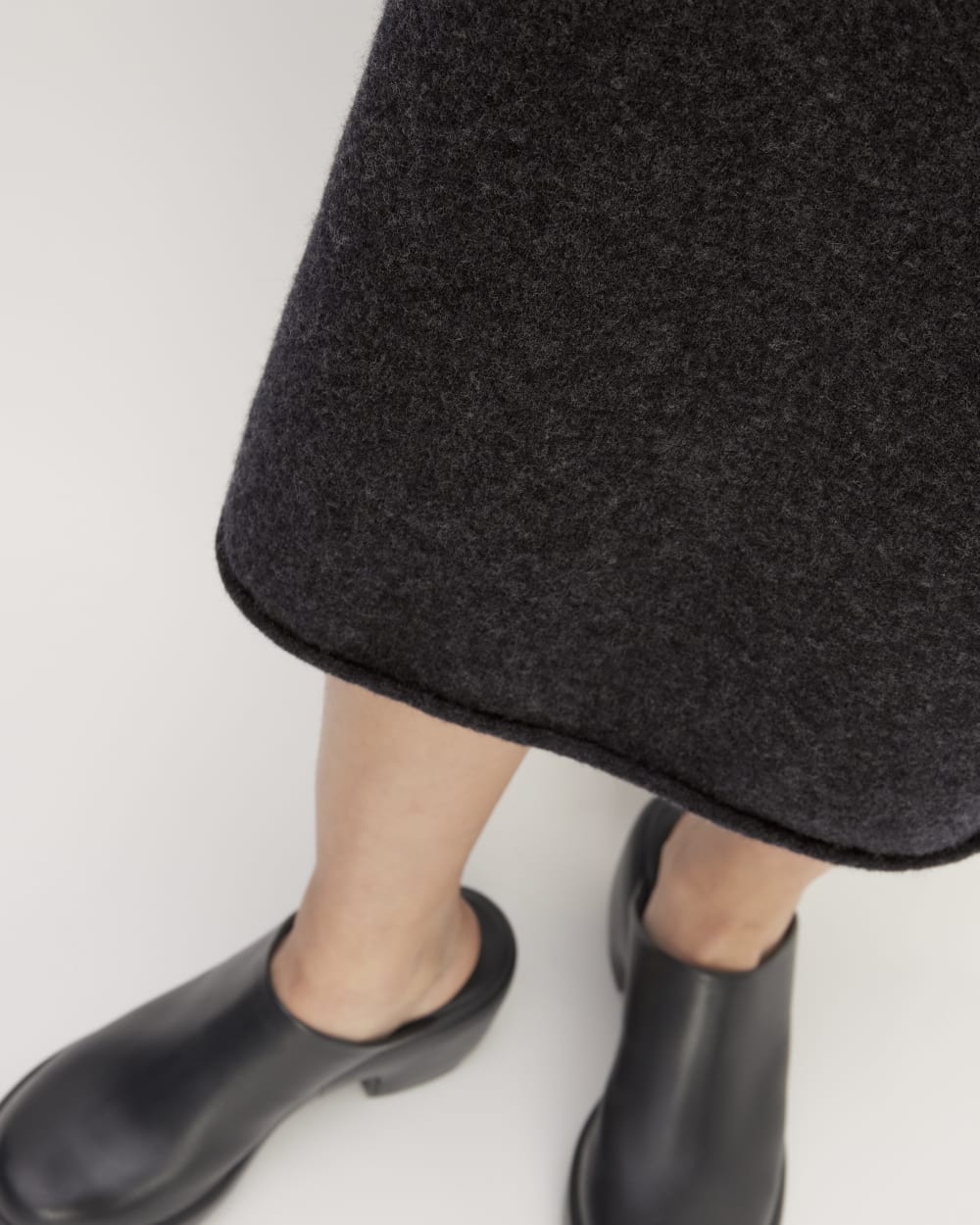 womens-cozy-stretch-skirt-charcoal