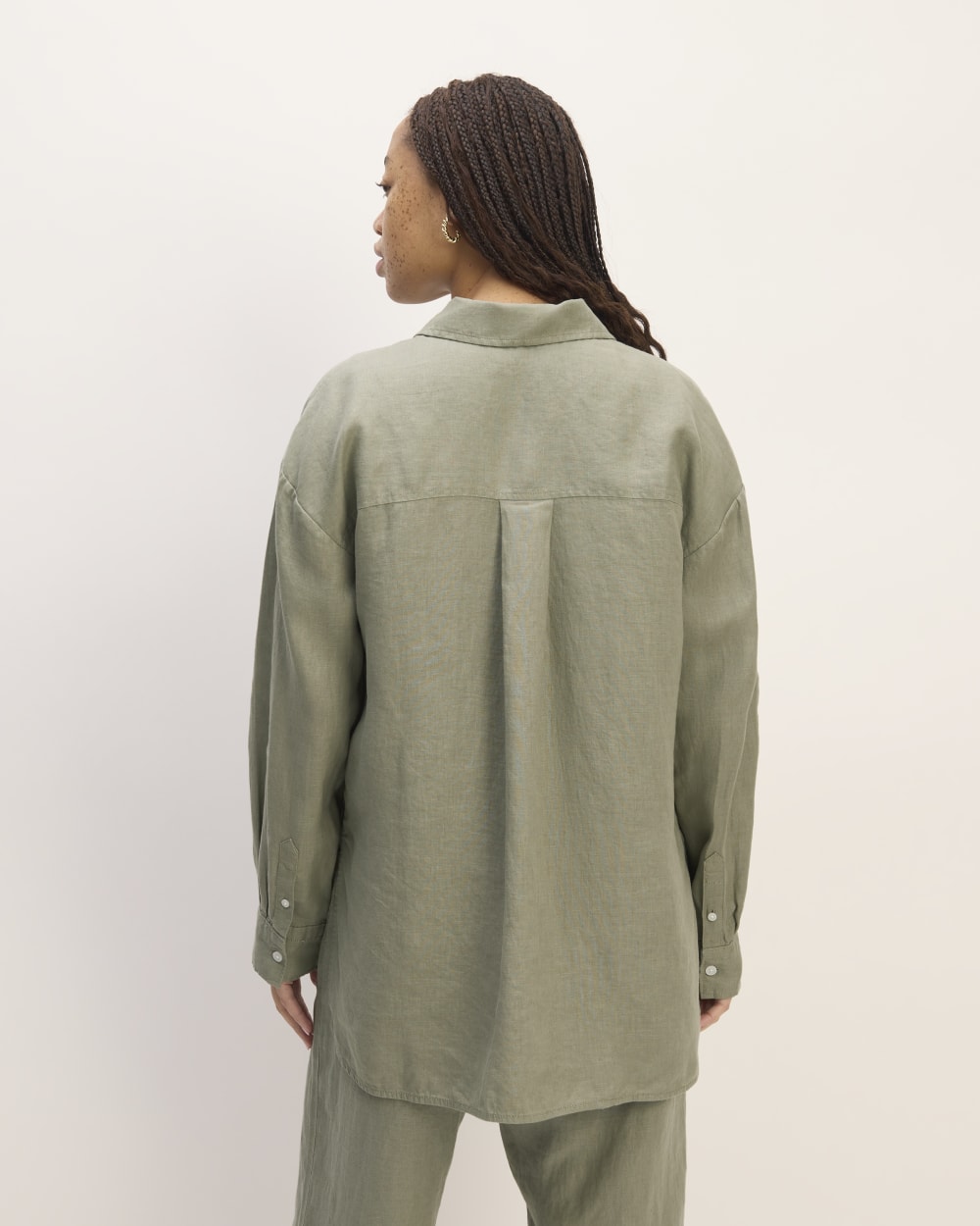 womens-linen-boyfriend-shirt-sage-green