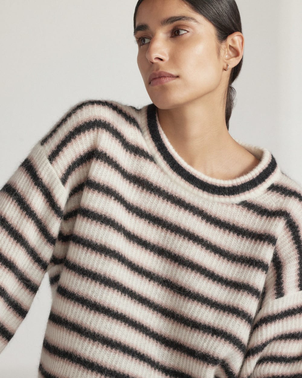 womens-alpaca-crew-black-creme-bone