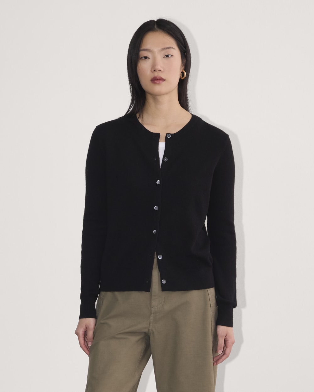 womens-cashmere-classic-crew-cardigan-black | primary