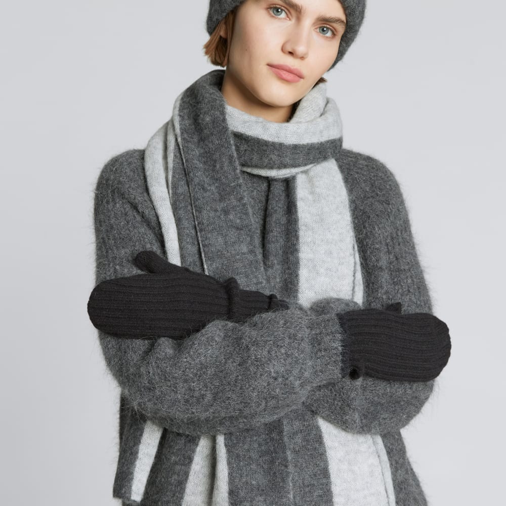 unisex-recashmere-mittens-core-black