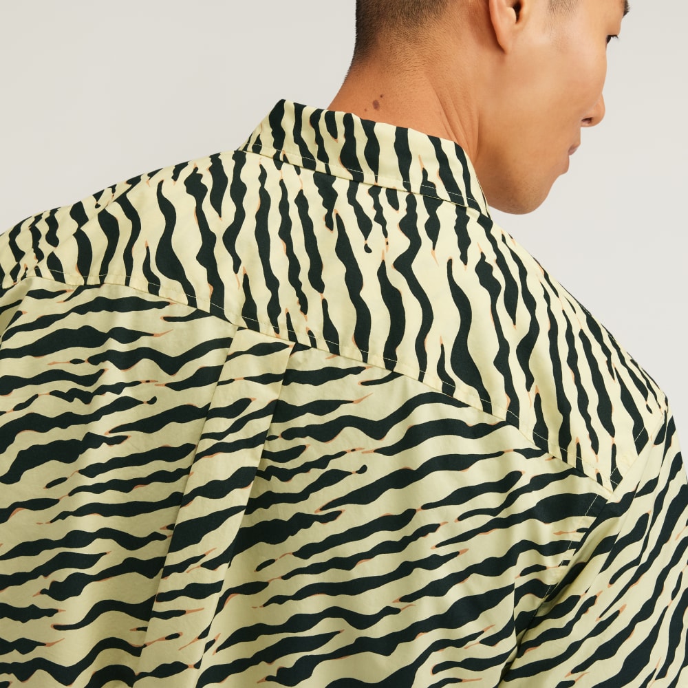 mens-poplin-short-sleeve-shirt-pale-yellow-tiger-stripe
