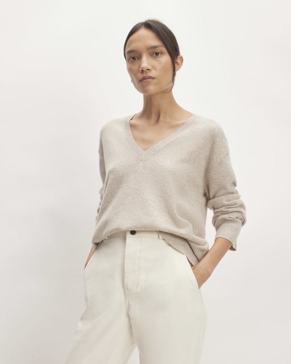 womens-cashmere-relaxed-v-neck-canvas | primary