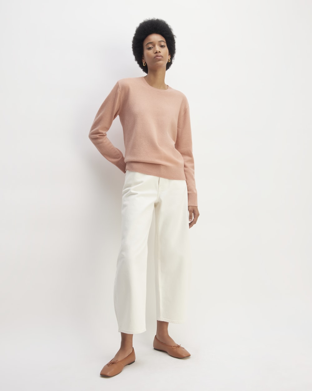 womens-cashmere-classic-crew-sweater-blush-pink